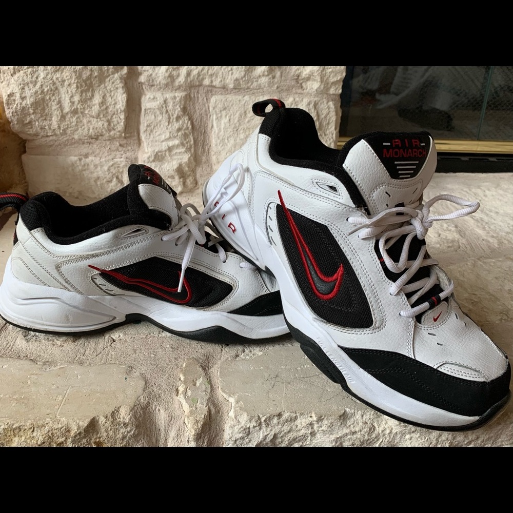 Gently worn Mens Nike Monarch IV Training Shoe -12